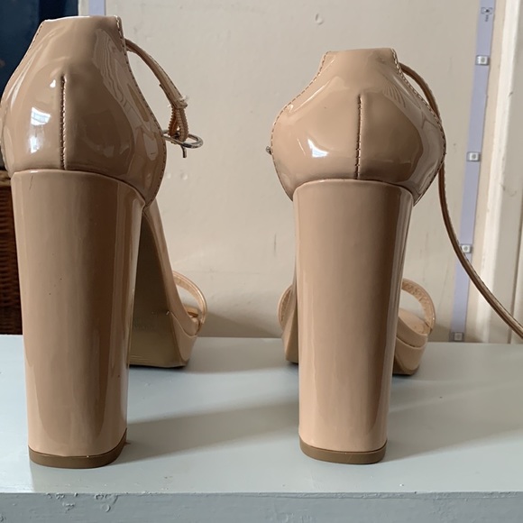 high heels they are new never worn - Picture 2 of 3